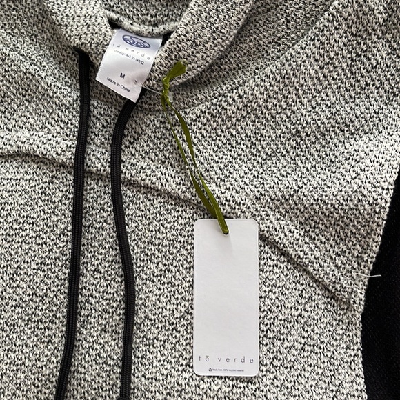 Heather gray workout pullover - Picture 4 of 7